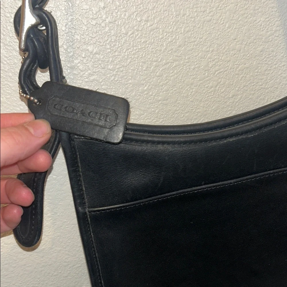Coach Elegant Black Leather Crossbody Bag - Picture 3 of 9